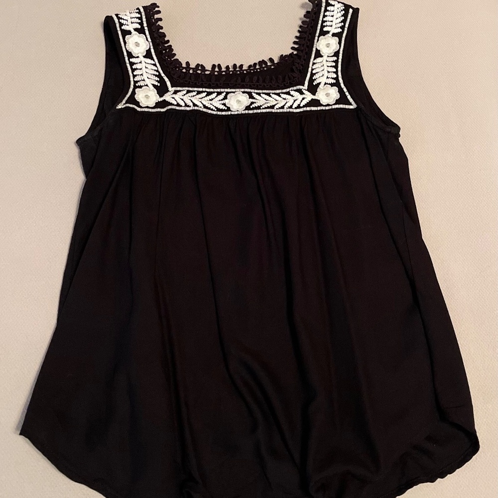 Black and White Embroidered Tank (XS)